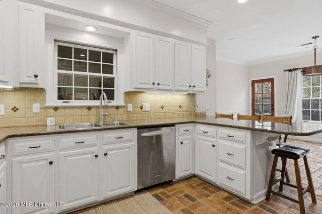 1425 Fontaine Drive, Jackson, MS 39211