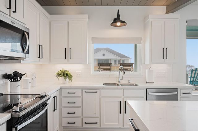 3833 Biscayne Beach Road, Port Bolivar, TX 77650