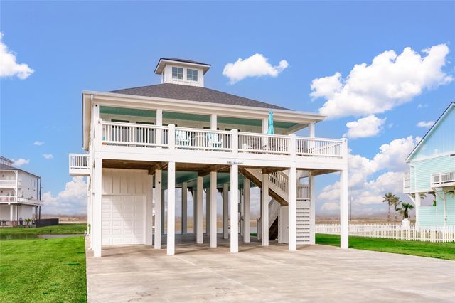 3833 Biscayne Beach Road, Port Bolivar, TX 77650