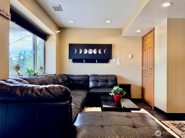 5006 3rd Avenue NW, Seattle, WA 98107