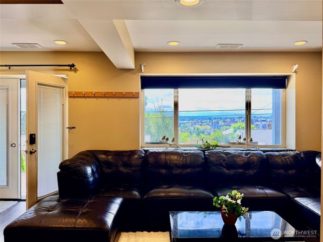 5006 3rd Avenue NW, Seattle, WA 98107