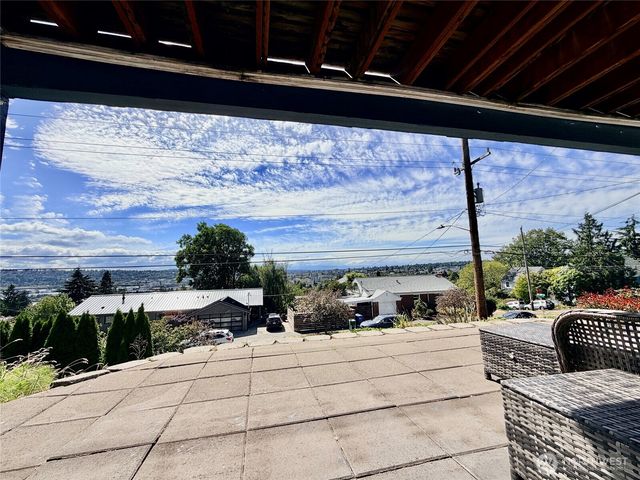 5006 3rd Avenue NW, Seattle, WA 98107