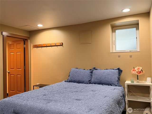 5006 3rd Avenue NW, Seattle, WA 98107