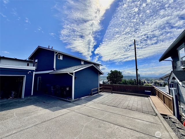 5006 3rd Avenue NW, Seattle, WA 98107