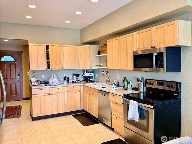5006 3rd Avenue NW, Seattle, WA 98107