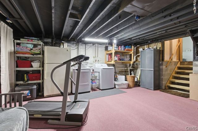 8168 Toscano Drive, Clay, NY 13041