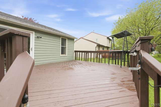 8168 Toscano Drive, Clay, NY 13041