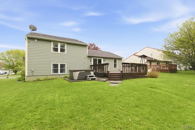 8168 Toscano Drive, Clay, NY 13041