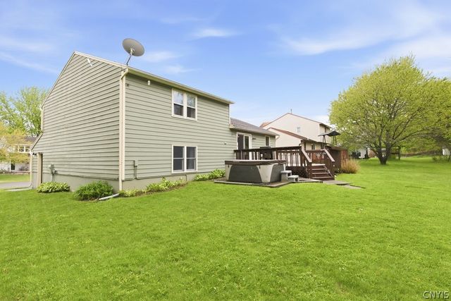 8168 Toscano Drive, Clay, NY 13041