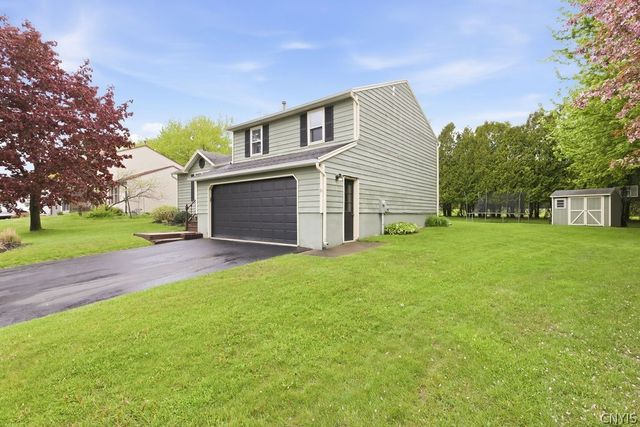 8168 Toscano Drive, Clay, NY 13041