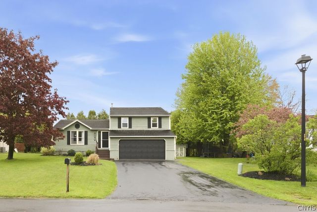 8168 Toscano Drive, Clay, NY 13041