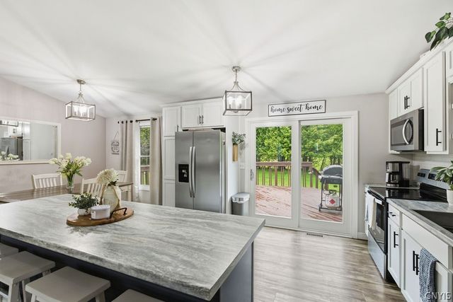 8168 Toscano Drive, Clay, NY 13041