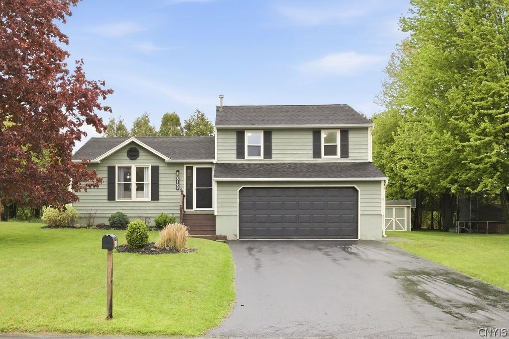 8168 Toscano Drive, Clay, NY 13041
