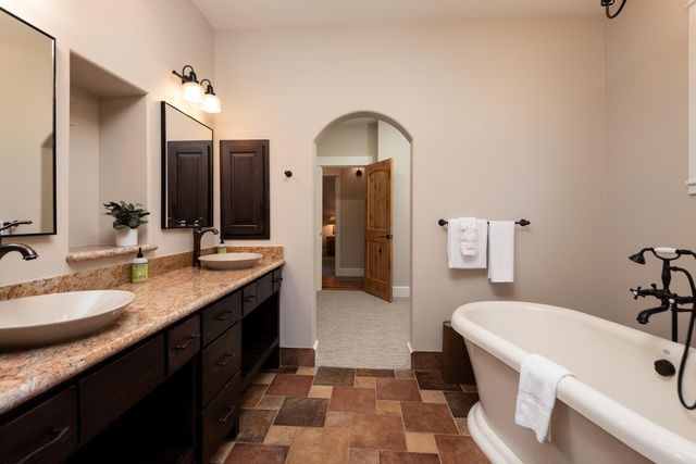 481 W Hope Avenue, Sisters, OR 97759