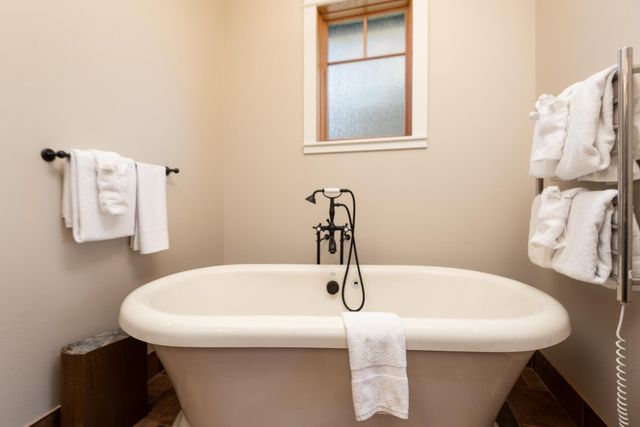 481 W Hope Avenue, Sisters, OR 97759