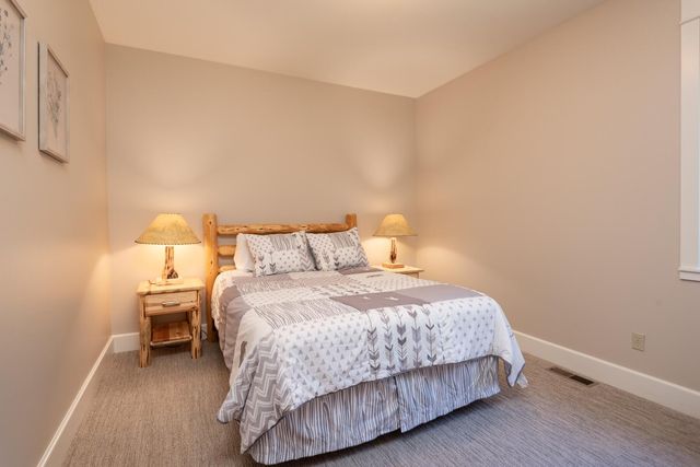 481 W Hope Avenue, Sisters, OR 97759