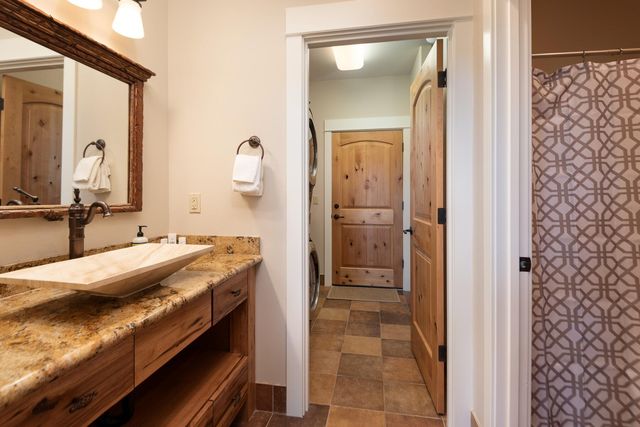 481 W Hope Avenue, Sisters, OR 97759