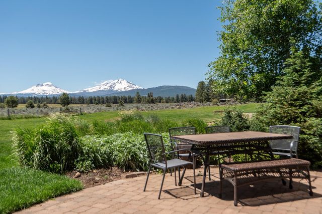 481 W Hope Avenue, Sisters, OR 97759