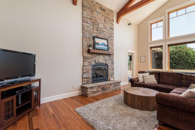 481 W Hope Avenue, Sisters, OR 97759
