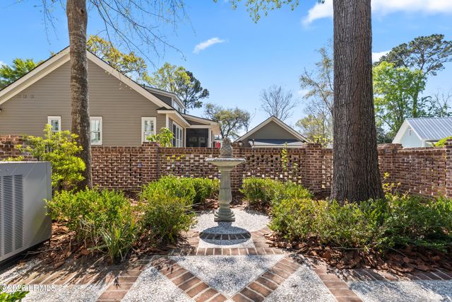 54 James Habersham, Beaufort, SC 29906