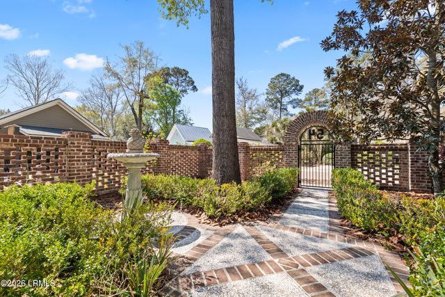 54 James Habersham, Beaufort, SC 29906