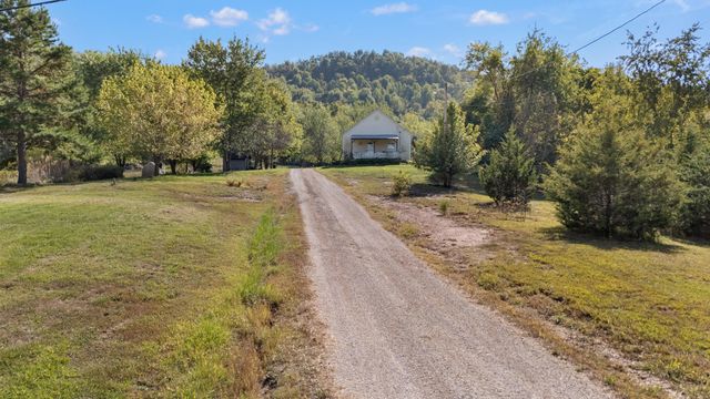 2640 Dreyfus Road, Waco, KY 40385