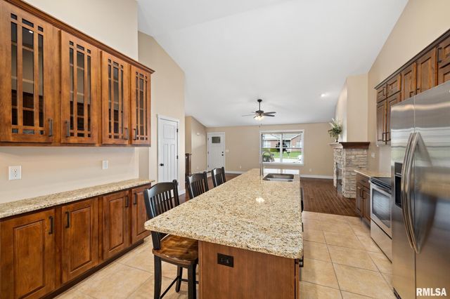 1810 W KINGSBURY Road, Washington, IL 61571