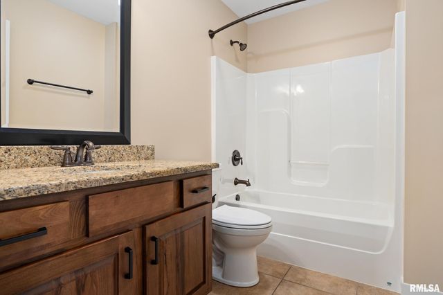 1810 W KINGSBURY Road, Washington, IL 61571