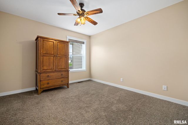 1810 W KINGSBURY Road, Washington, IL 61571