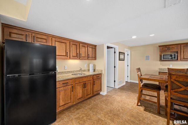 1810 W KINGSBURY Road, Washington, IL 61571