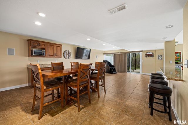 1810 W KINGSBURY Road, Washington, IL 61571