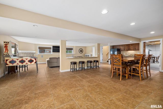 1810 W KINGSBURY Road, Washington, IL 61571