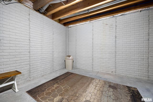 1810 W KINGSBURY Road, Washington, IL 61571