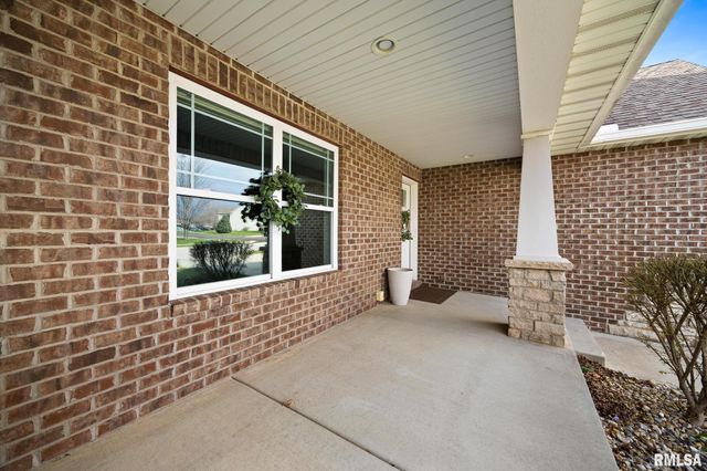 1810 W KINGSBURY Road, Washington, IL 61571