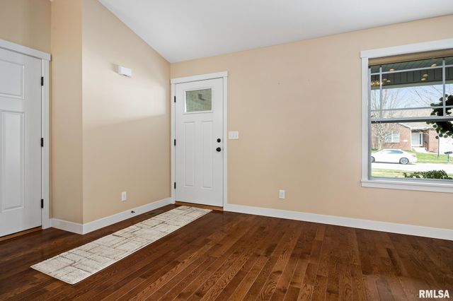 1810 W KINGSBURY Road, Washington, IL 61571