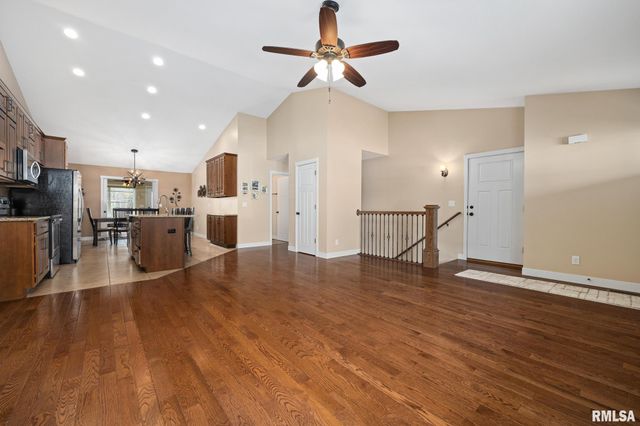 1810 W KINGSBURY Road, Washington, IL 61571