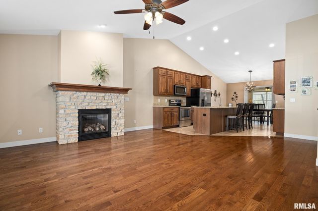 1810 W KINGSBURY Road, Washington, IL 61571