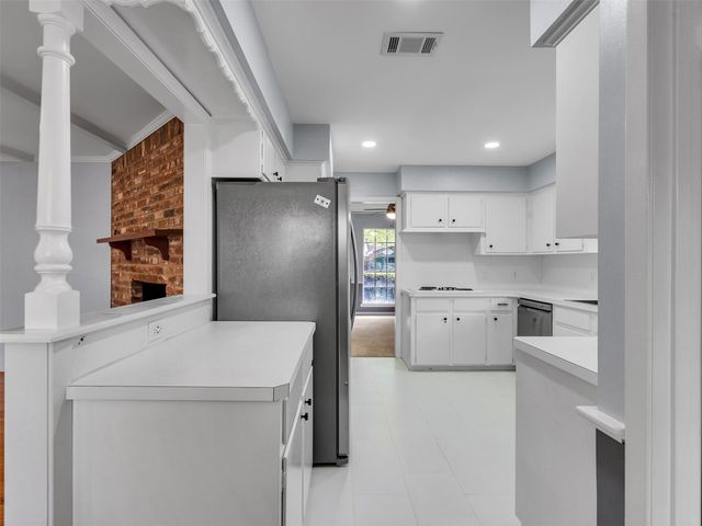 10042 Meadow Lake Lane, Houston, TX 77042