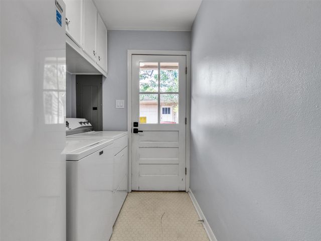 10042 Meadow Lake Lane, Houston, TX 77042