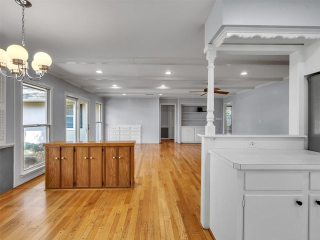 10042 Meadow Lake Lane, Houston, TX 77042