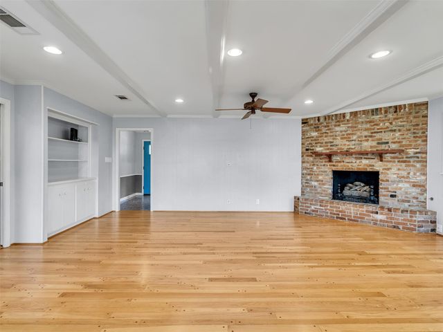 10042 Meadow Lake Lane, Houston, TX 77042