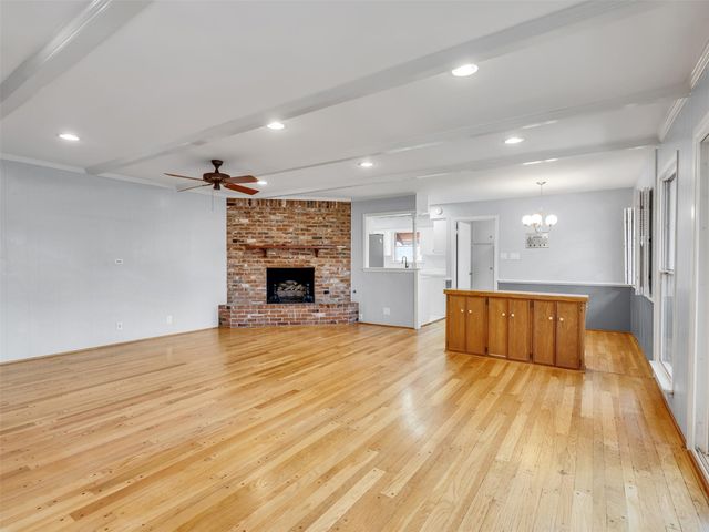 10042 Meadow Lake Lane, Houston, TX 77042