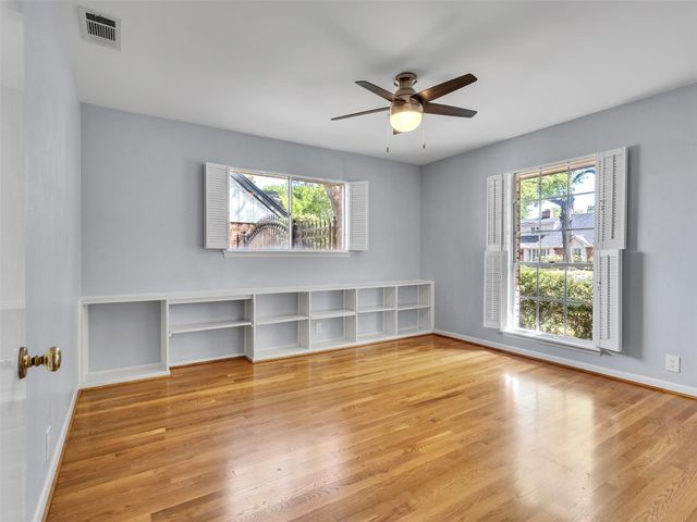 10042 Meadow Lake Lane, Houston, TX 77042