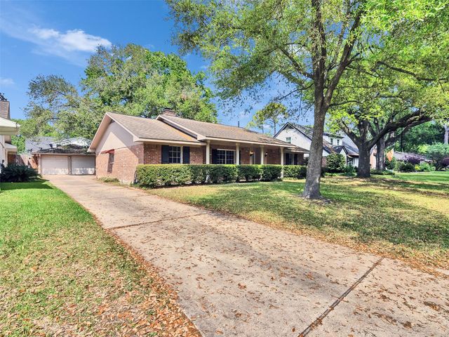 10042 Meadow Lake Lane, Houston, TX 77042