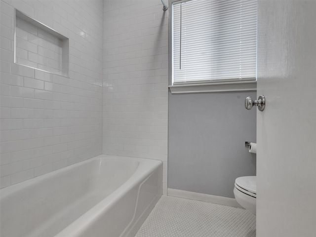 10042 Meadow Lake Lane, Houston, TX 77042