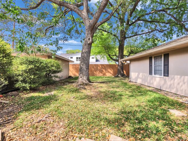 10042 Meadow Lake Lane, Houston, TX 77042