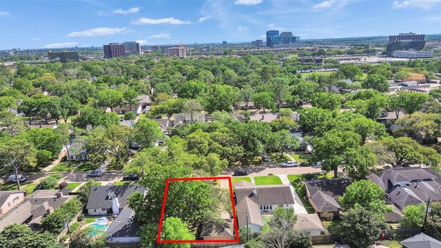 10042 Meadow Lake Lane, Houston, TX 77042