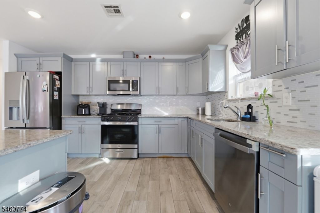 28 Hanford St, Newark City, NJ 07114 — photo 4