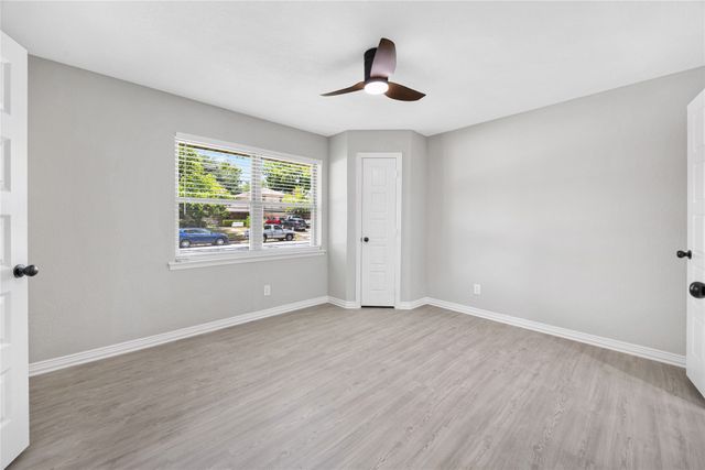 600 N Young Boulevard, Desoto, TX 75115