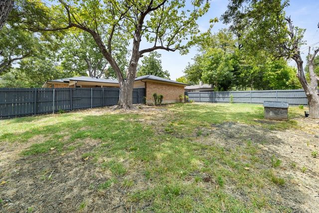 600 N Young Boulevard, Desoto, TX 75115